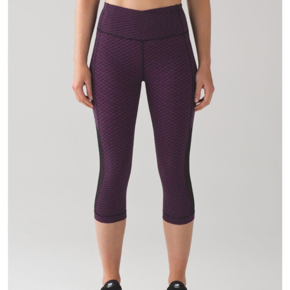 Lululemon Gear Up Crop 17" Size 4